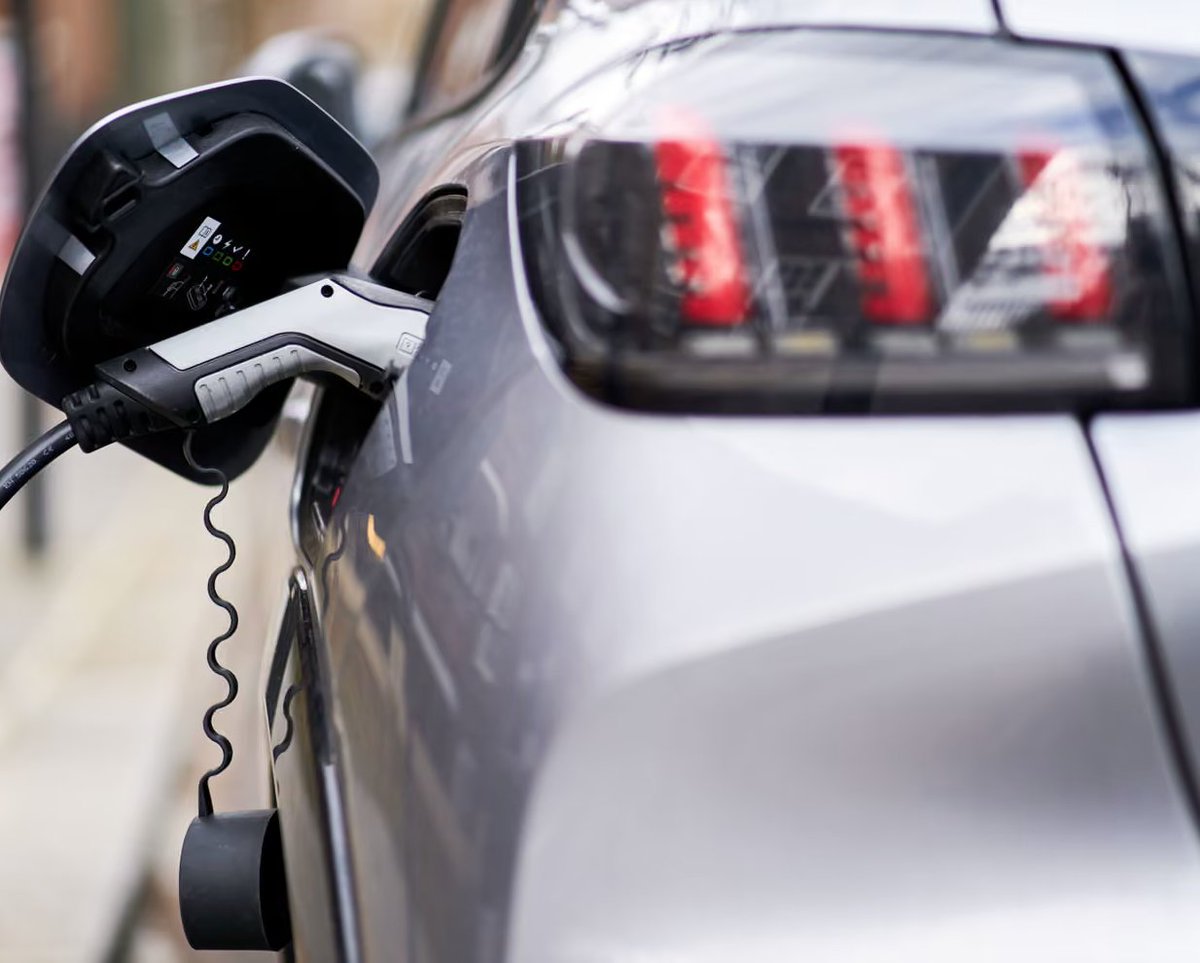 e_zoomed's tweet image. Shake-up will help UK motorists without driveways to charge EVs

#ezoomed #electricvehicles #charging 

theguardian.com/business/2026/…