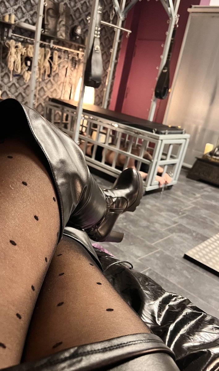 Empress Helen Bates tweet media