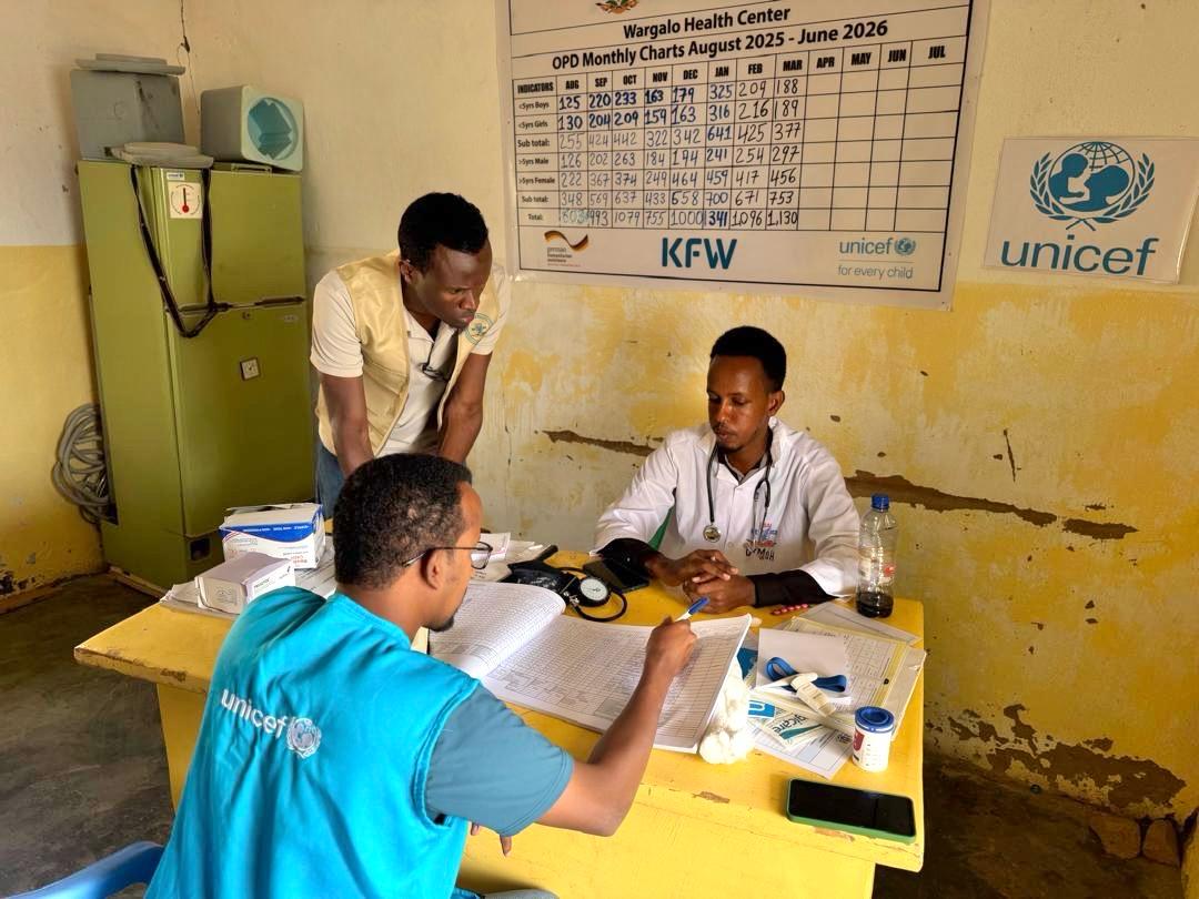 unicefsomalia's tweet image. 📸 Wargalo Health Center in #Galkayo is supporting 5,000 households with essential health and nutrition services. 

Through the Joint Resilience Programme, #UNICEF works with @MoH_Galmudug to strengthen care for children and families. @BMZ_Bund @KfW_FZ_int