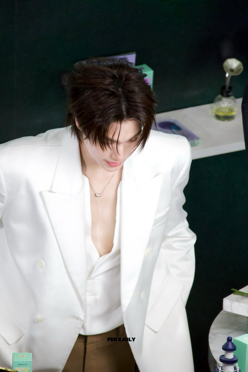 Nelie ◡̈ tweet media