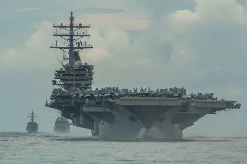 Kurdia_News's tweet image. 🔴 USS George H.W. Bush carrier heading toward Iran arrives within 2 days. USS Gerald R. Ford also set to return. (NewsNation)

ناو USS Bush به سمت ایران در حرکت است؛ ظرف ۲ روز می‌رسد. USS Ford نیز بازمی‌گردد.

#USNavy #Iran #Carrier #Kurdia_News #BreakingNews
