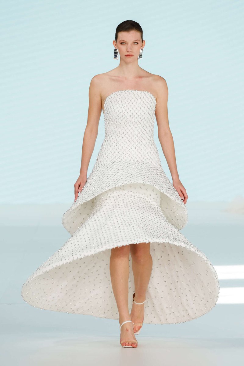 kendam_com's tweet image. Isabel Sanchis Bridal Spring 2027 collection fashion show presented in Barcelona (April 22, 2026) kendam.com/news/fashion-s…

#IsabelSanchis #Bridal #Spring2027 #BS27 #Runway #Wedding #Barcelona #FashionWeek #Kendam