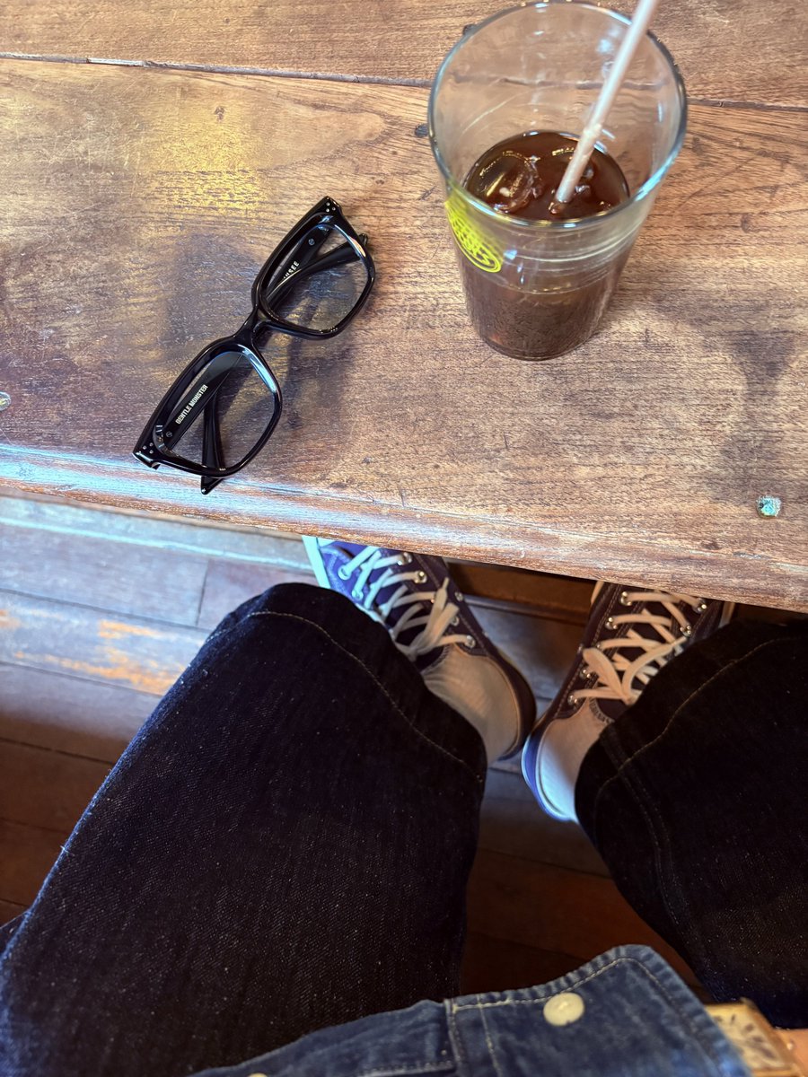 Jongdae bubble today 🥹

🦖: Have a relaxing day✌🏼
🦖: Let's do our best today too ✌🏼