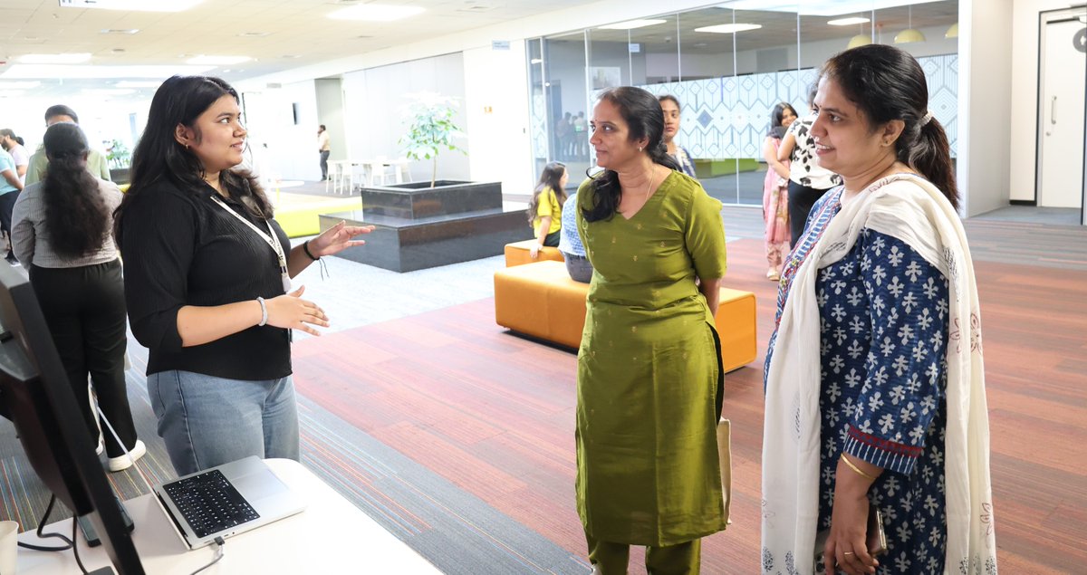 LifeAtNetApp's tweet image. 2 days, 50 booths &amp;amp; pure innovation! 🚀 Our Early in Career (EIC) India Intern Showcase 2026 was a hit. Interns presented creative projects, engaging teams with fresh ideas and ownership. A true reflection of the talent &amp;amp; energy at NetApp!

#NetApp #LifeAtNetApp #WhyNetApp