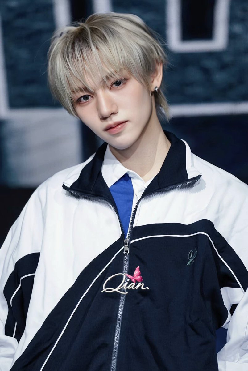 Qian 倩🪽 tweet media