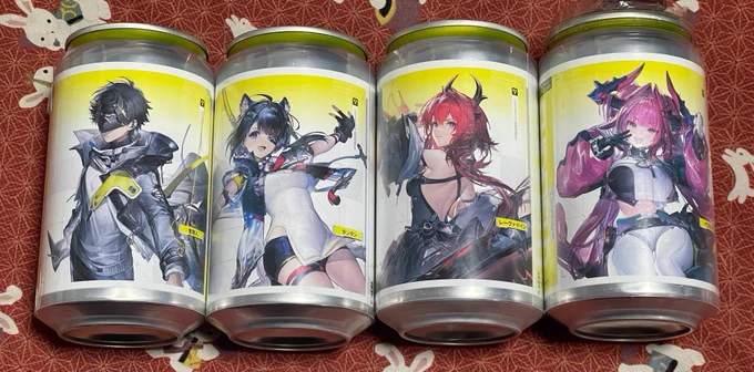 アークナイツ:エンドフィールド オリジナルラベル缶 近くにあったので買ってきた! イヴォンヌのミニアクキーも当たった