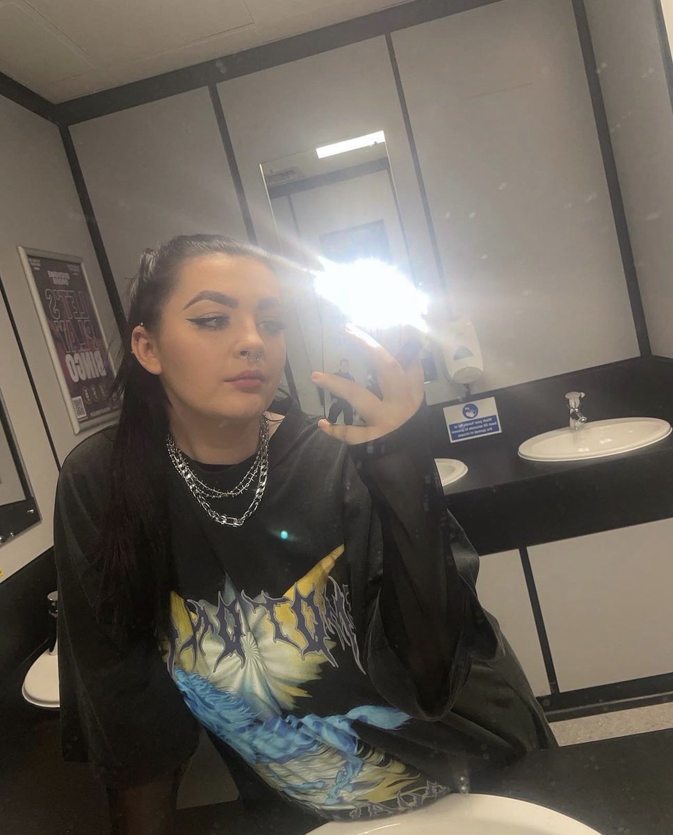 𝓼𝓽𝓸𝓻𝓶 ✰ tweet media