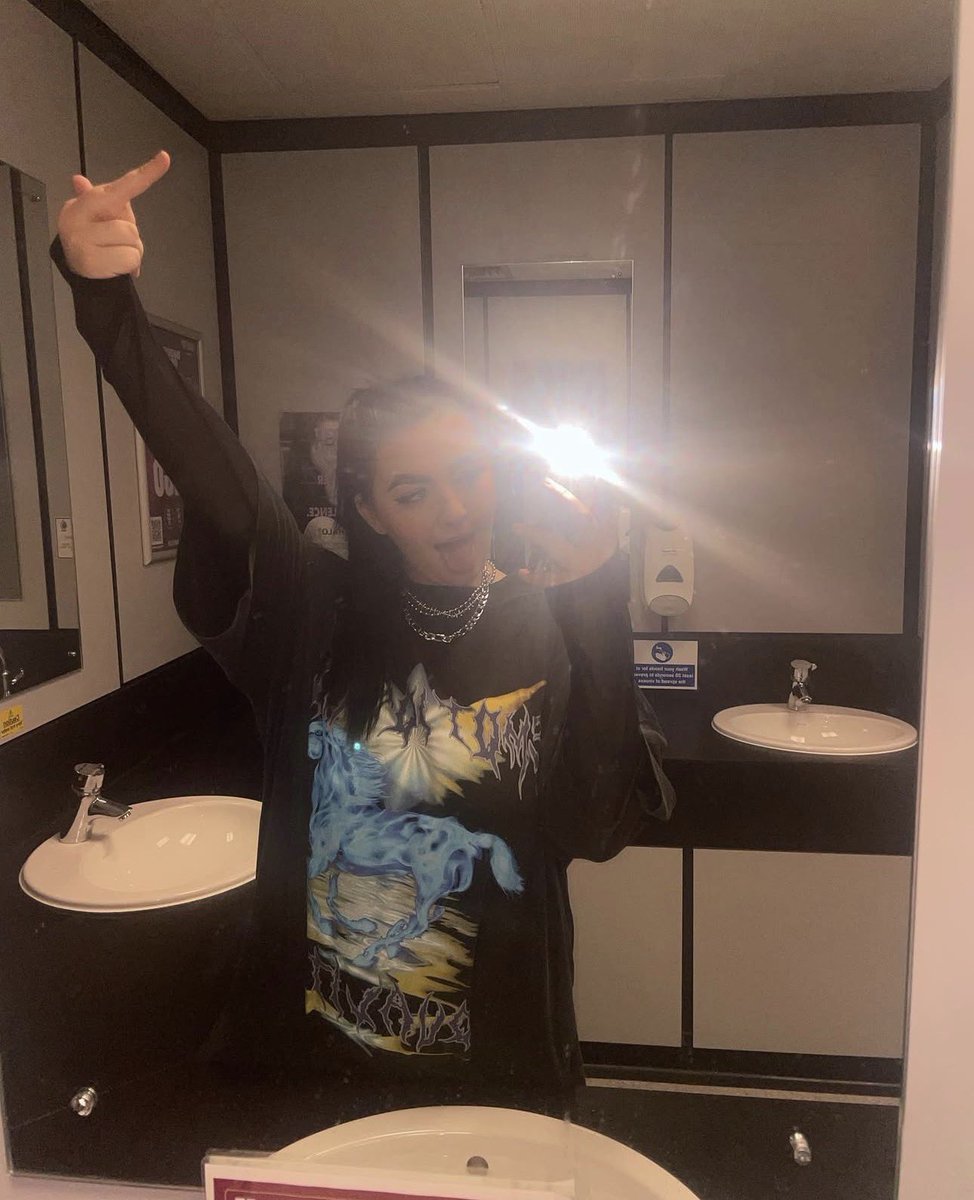 𝓼𝓽𝓸𝓻𝓶 ✰ tweet media