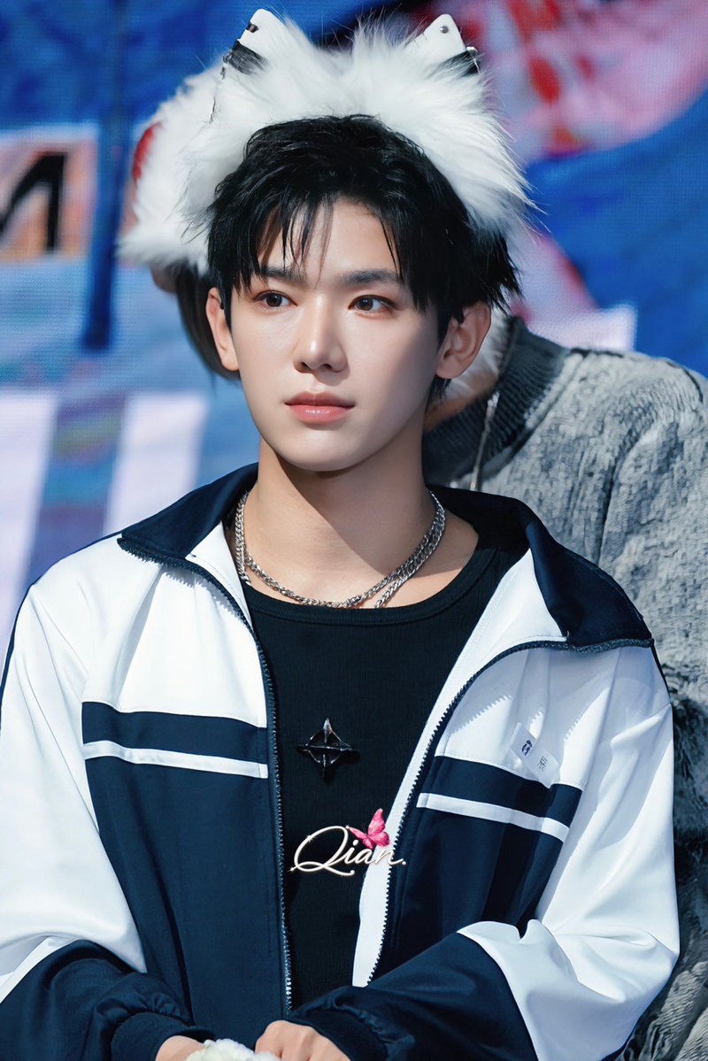 Qian 倩🪽 tweet media