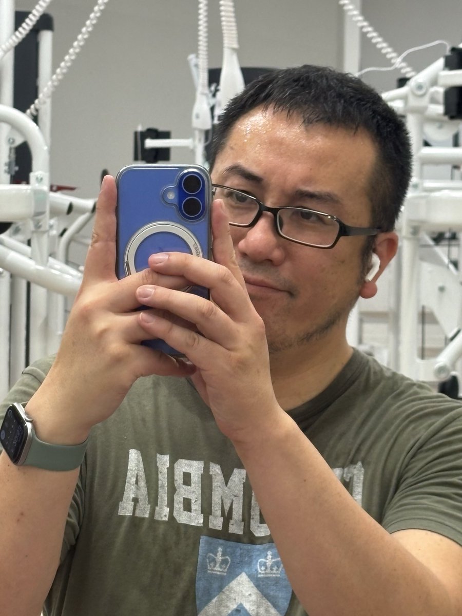 ともけつ tweet media