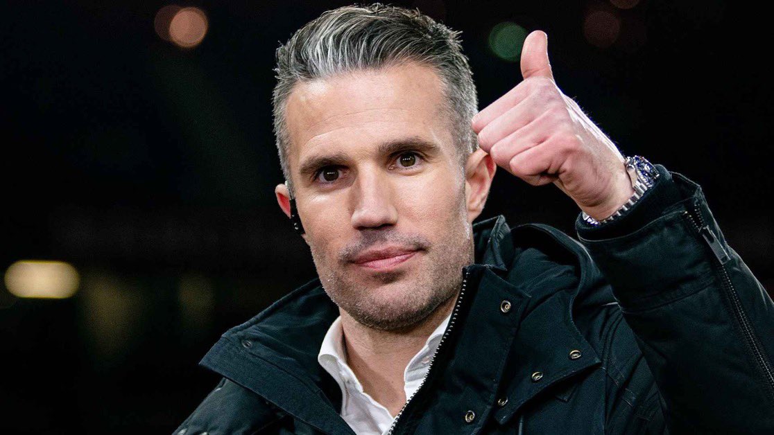 🚨🎙️Robin van Persie when asked who should win the league between Arsenal and Manchester City:

“I’d say Manchester City…

But honestly, I don’t even care who wins it—as long as Manchester United make it back to the Champions League, I’m happy [laughs]” 😂🔥
