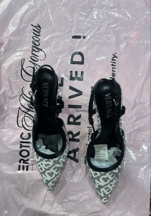 Erotic_shoppe's tweet image. Seeing is believing baby!

#deliveries