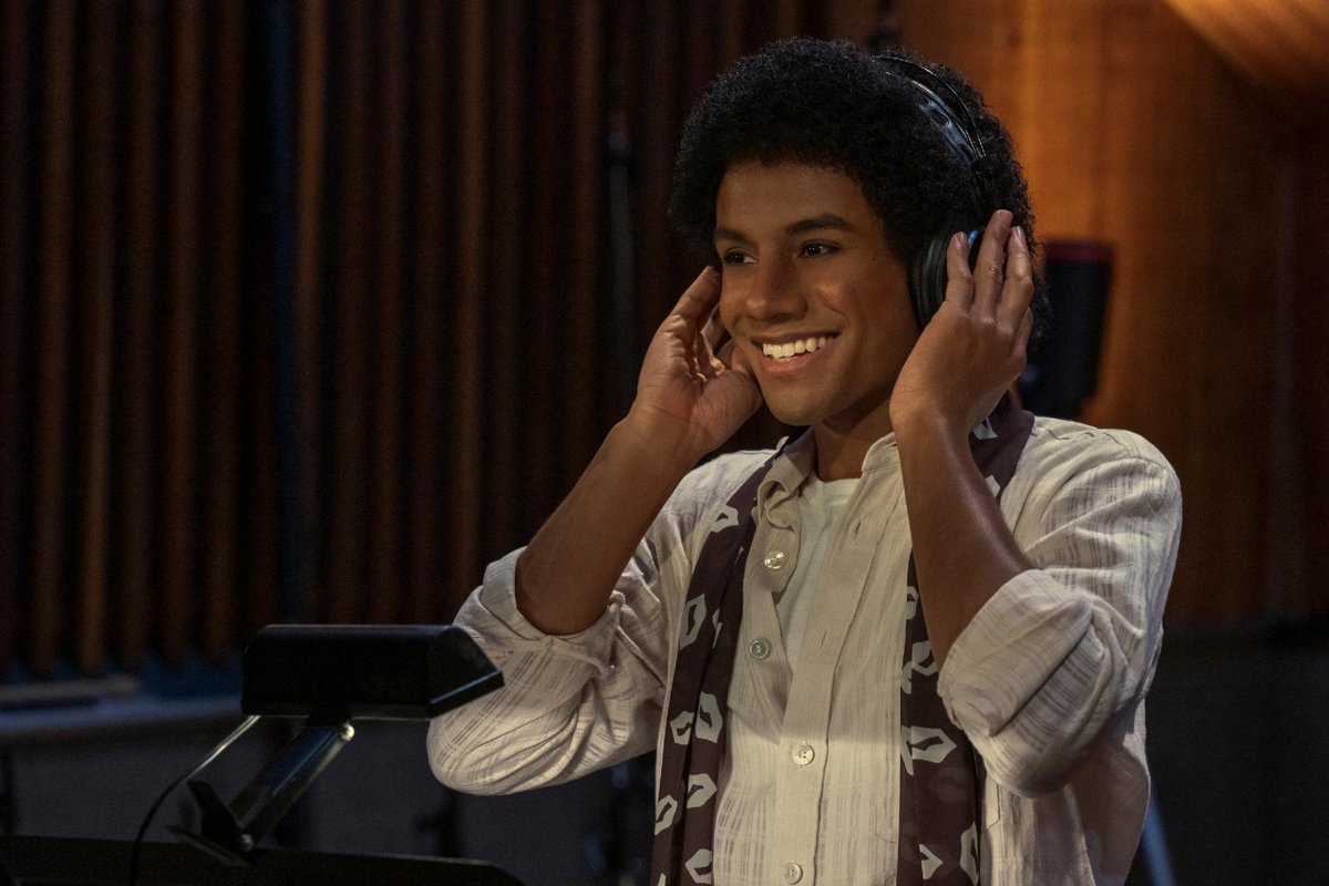 SitoCinema's tweet photo. Lo de Jaafar Jackson interpretando a su tío es IMPRESIONANTE, capta el espíritu, el alma, el baile, la voz y la esencia de esta figura legendaria de manera inexplicable. Solo por eso #Michael es un pequeño regalo. https://t.co/8Tt4Rnvp8H