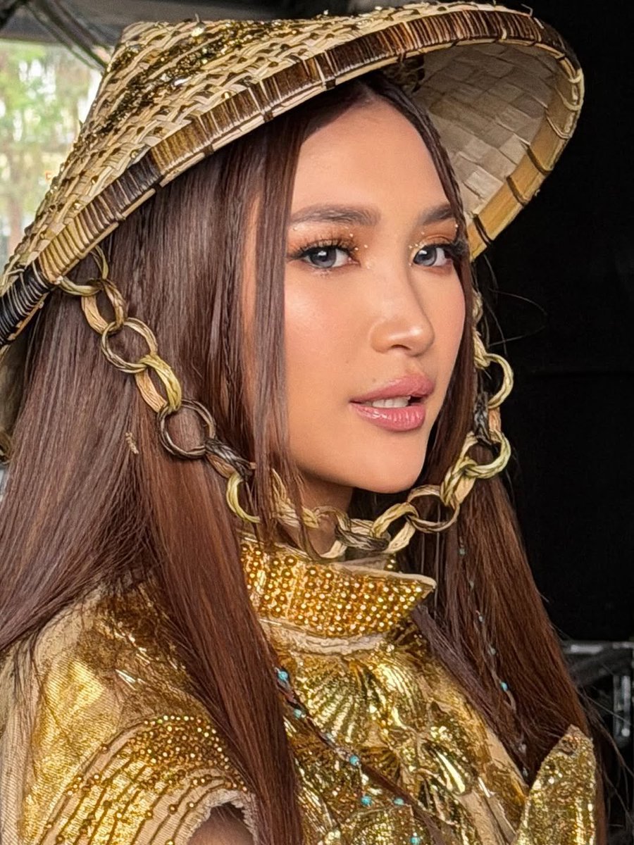 rosie 🦋 tweet media