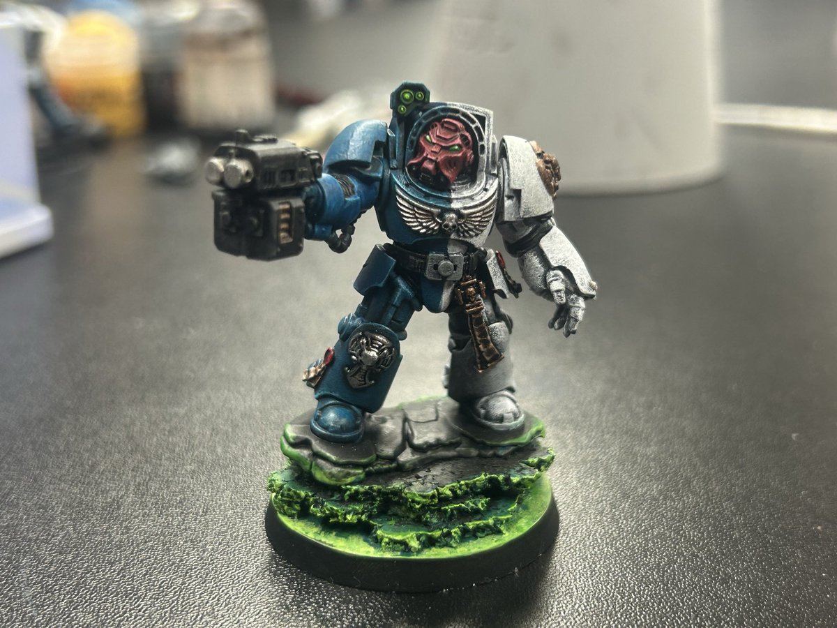 warhammerNMB's tweet photo. 高校生のお客様が最近プロジェクトを始めたイーグルウォーリアー！
知名度の高い戦団ではないかもしれませが、むしろこれから自分が界隈で有名にしていく！との意気込みでペイントしています！ https://t.co/R4TC2GSBbP