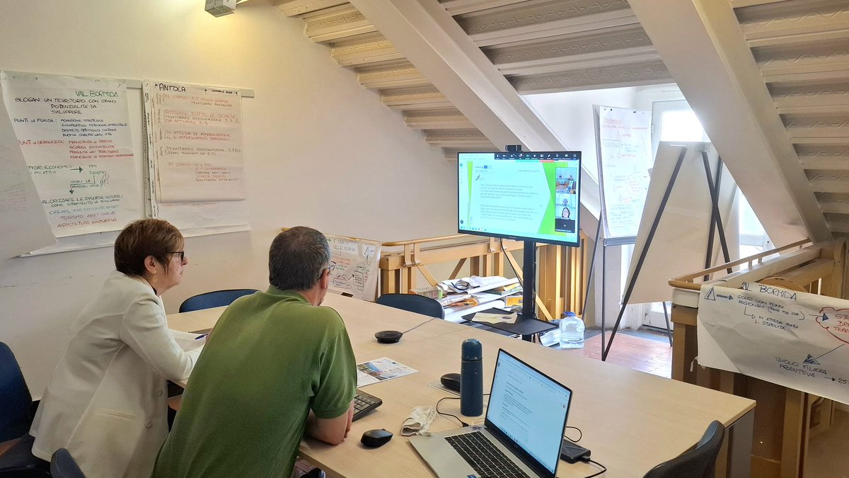 PaysagePlus's tweet photo. 🇪🇺🇫🇷 À l'occasion de la 𝗝𝗼𝘂𝗿𝗻𝗲́𝗲 𝗶𝗻𝘁𝗲𝗿𝗻𝗮𝘁𝗶𝗼𝗻𝗮𝗹𝗲 𝗱𝗲 𝗹𝗮 𝗧𝗲𝗿𝗿𝗲, une table ronde sur le 𝗿𝗶𝘀𝗾𝘂𝗲𝘀 𝗵𝘆𝗱𝗿𝗼𝗴𝗲́𝗼𝗹𝗼𝗴𝗶𝗾𝘂𝗲𝘀 s’est tenue dans le cadre du 𝗣𝗜𝗧𝗘𝗥 𝗣𝗔𝗬𝗦𝗔𝗚𝗘+.
La réunion a rassemblé tous les partenaires du projet. https://t.co/Jx7gxuTcTw