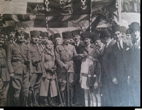 suleoktay's tweet photo. TÜRK ULUSUNUN EGEMENLİĞİ 106 yaşında,kutlu olsun. #UlusalEgemenlikveÇocukBayramı https://t.co/qWQLkvVS5G
