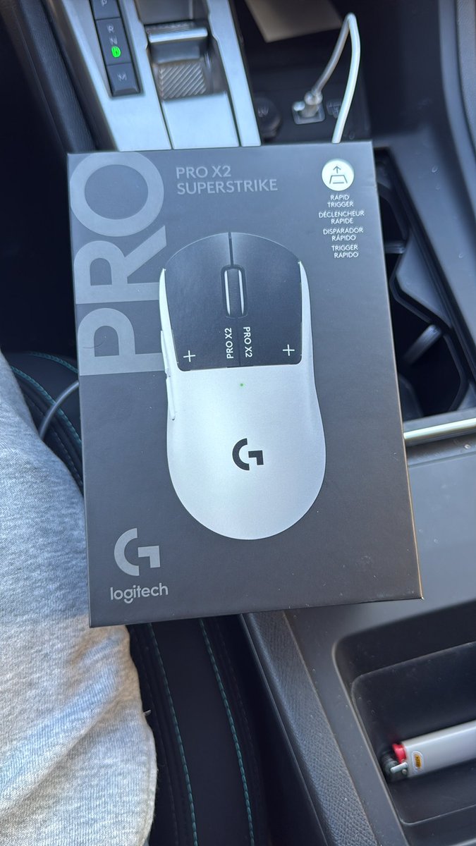 Mikaa2k. tweet media