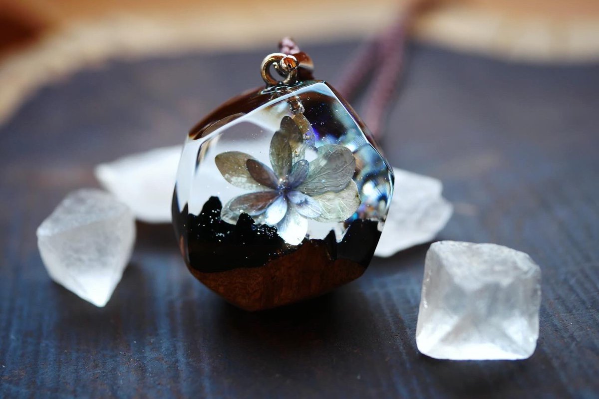 チロル工房 tweet media