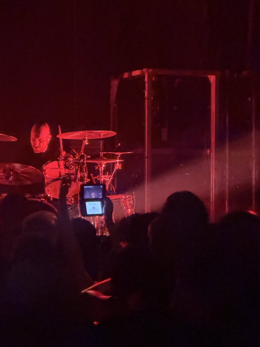 Massive shoutout to whoever was recording the Carpenter Brut set on a 3DS. Incredible things are happening.