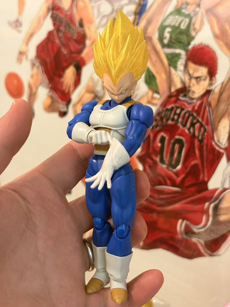 サナリエ tweet media