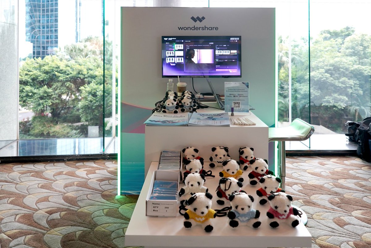 edrawsoft's tweet photo. Great to be part of the Microsoft AI Tour in Hong Kong 🇭🇰. We brought EdrawMax, and EdrawMind to show how creativity and productivity come together within the Microsoft ecosystem. 🤝

#MicrosoftAITour #MicrosoftHK #Wondershare #AI #FutureOfWork  #EdrawMax #EdrawMind https://t.co/FATGRBWYLw