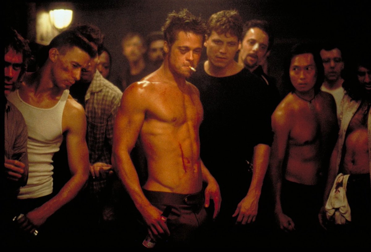 Lulamaybelle's tweet image. David Fincher’s #FightClub is an absolutely brilliant satire on masculinity &amp;amp; consumerism that sneaks in a dark classic romcom as a lil’ treat. Brad Pitt, Edward Norton &amp;amp; Helena Bonham Carter are completely locked in. My favorite Fincher film. Gorgeous in 4k on the big screen.