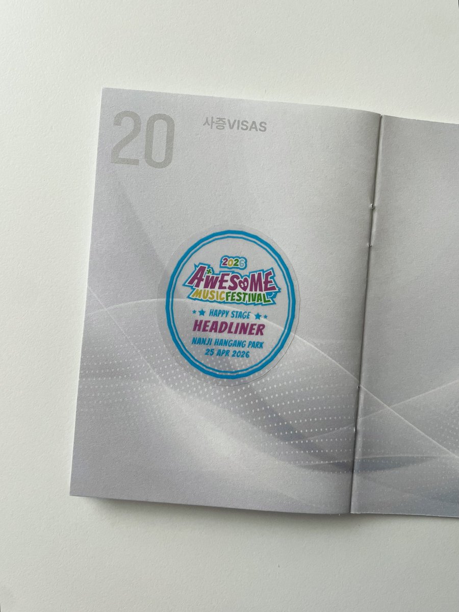 🎸#성규 어썸페 도장스티커 나눔 🎸

성규특별시 여권에 붙일 수 있는 어썸페 헤드라이너 기념 도장 스티커 나눔 합니다!! 두 가지 버전이 있으니 원하는 색상으로 선택해서 가져가세용😉

✨수량: 스티커 15장
✨인증: #RT
✨장소, 시간: 당일 타래로