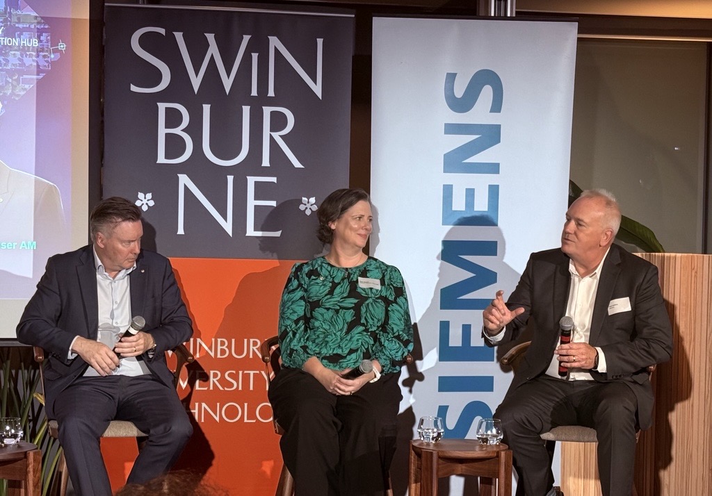 Siemens_Aus's tweet photo. Building a resilient #energysystem in Australia means moving beyond silos 🤝 The Evolving Energy Transition event with @Swinburne emphasised partnerships across all sectors.
Key takeaways: #Collaboration, community impact, & investment in education/research. #energytransition https://t.co/iGesynlFPO