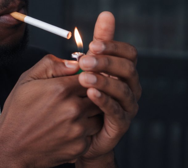 Liutas_G100's tweet photo. Watu huvuta sigara wakisema ‘it relaxes me’ kumbe wanacheat stress kwa installment plan ya hospital bills 😭🚬
QuitSmokingNow
#SmokeFreeLife
#BreatheCleanAir
#NoToCigarettes
#SmokeFreeFuture
#BreakTheHabit
#FreshStartSmokeFree
#LifeWithoutSmoke
#KickTheSmoke
#TobaccoFreeJourney https://t.co/mfiOrEhxan