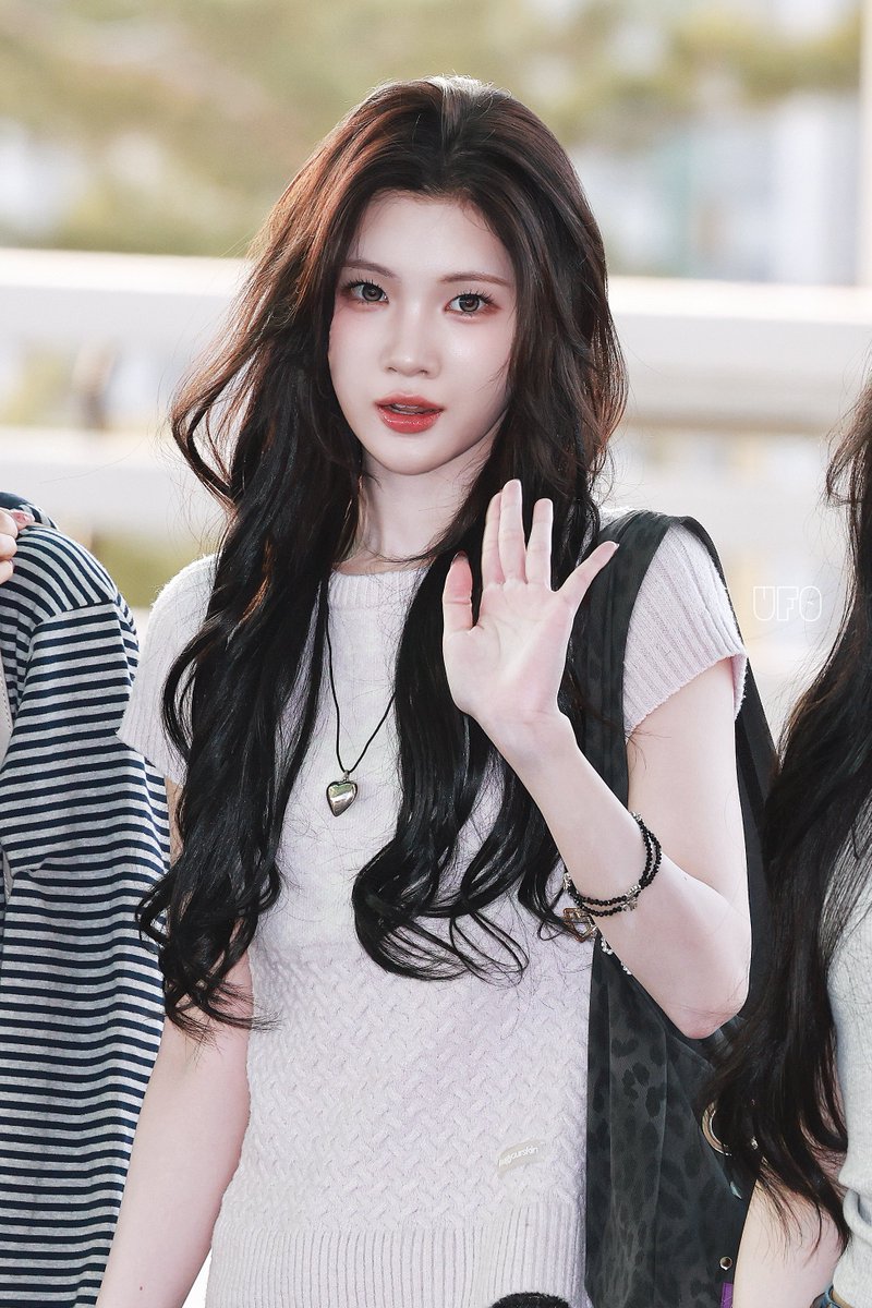 UFO_1203👾 tweet media