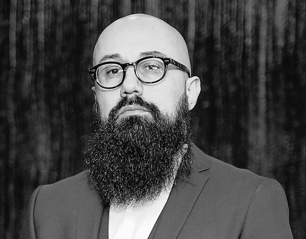 No hay comunista honrado, no hay comunista pacífico, no hay comunista gratis, no hay comunista bueno, todos son cortados con la misma tijera, y entre más solapados parezcan mas virulentos se revelan cuando alguien los pone en evidencia, ahí está el ejemplo de barbas de trapero.