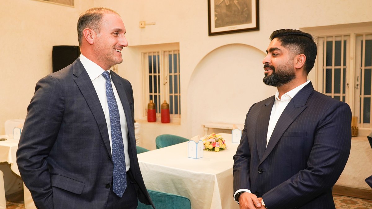 Multipolitan tweet media