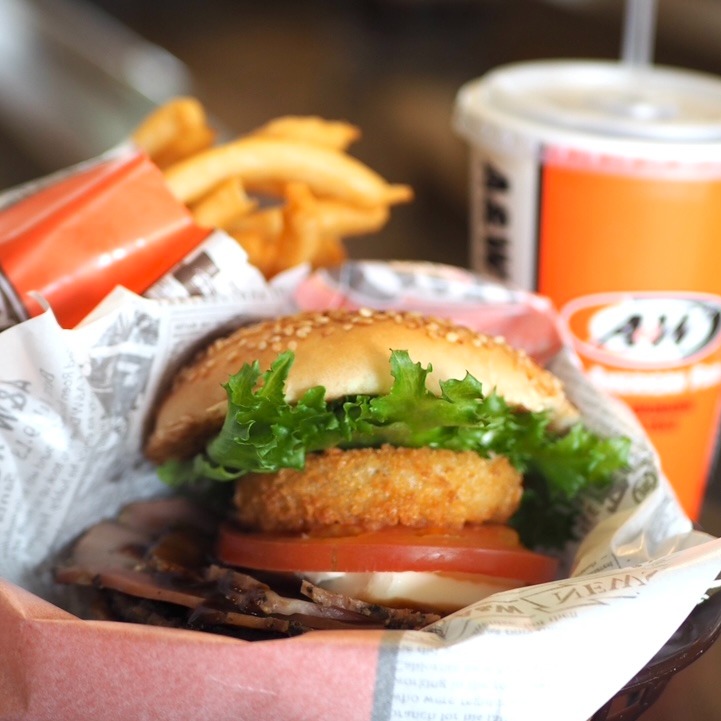 A&W_Okinawa tweet media