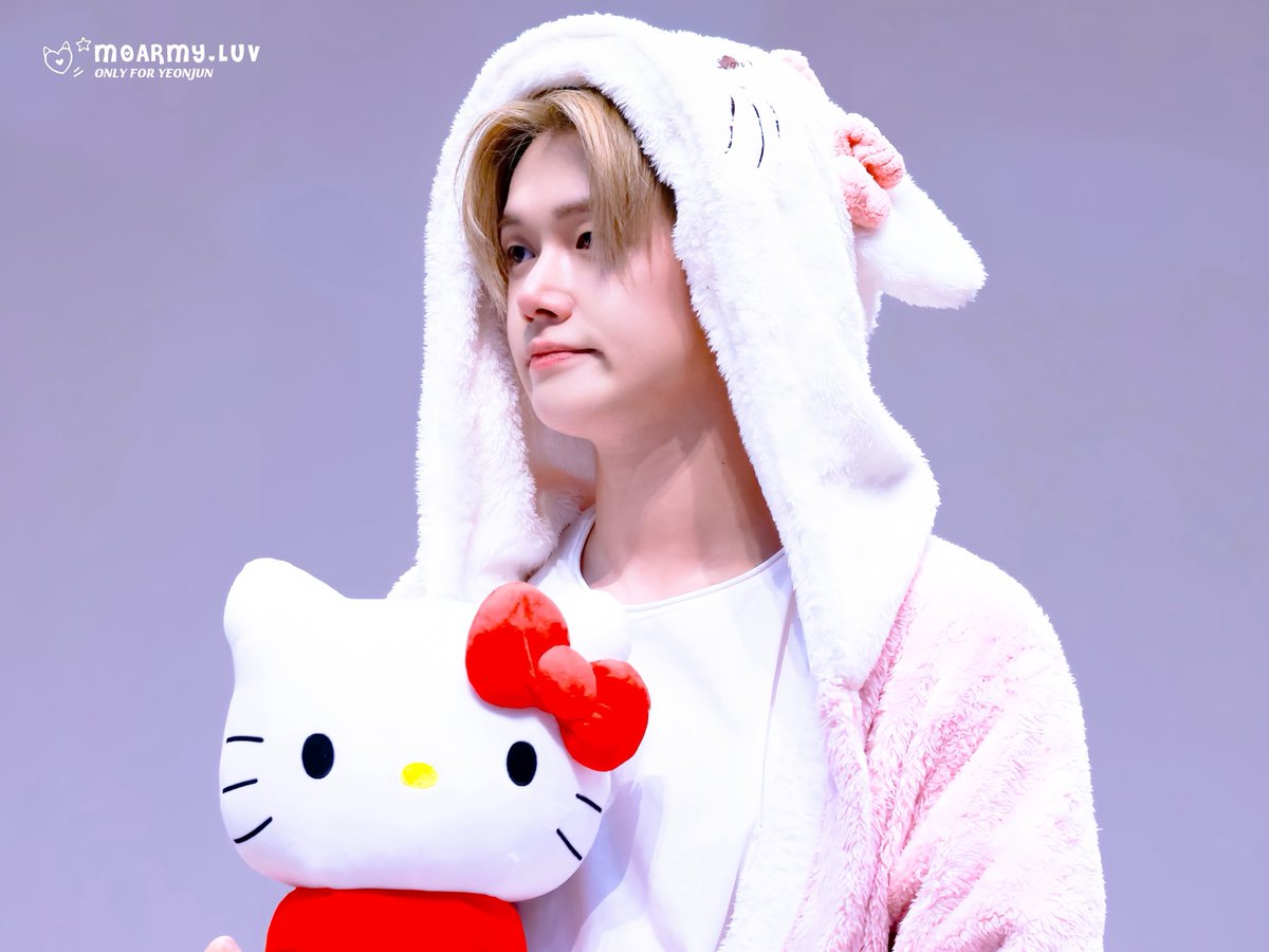 Moarmyluv's tweet photo. 260422 팬싸 🦊
헬로 연키티~ 야옹~  ฅ^•ﻌ•^ฅ

#연준 #YEONJUN #ヨンジュン https://t.co/mI4mcs0Qye