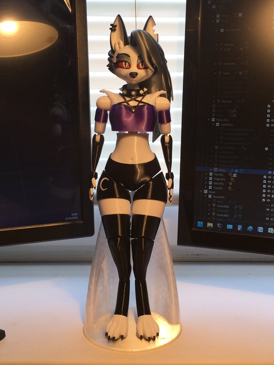whitefoxnest's tweet photo. @AshConnell I'm real (and a fox, too) and I'm currently creating a collection of 3D printed toys based on famous characters (including private ones) https://t.co/001EWKJWJR
