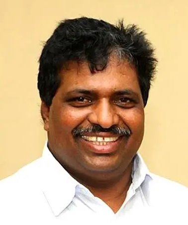നിങ്ങളില്‍ 
എത്ര ദളിത് ഡോക്ടര്‍മാര്‍?
എത്ര ദളിത് CEO മാര്‍ 
എത്ര ദളിത് ഉദ്യോഗസ്ഥര്‍ 
എത്ര ദളിത് മാധ്യമ പ്രവര്‍ത്തകര്‍ 

എന്ന് ഉറക്കെ ചോദിച്ച രാഹുല്‍ ഗാന്ധിക്ക് കിട്ടിയ സുവര്‍ണ്ണാവസരം 

കേരളത്തിന് ആദ്യത്തെ ദളിത് മുഖ്യമന്ത്രി!

മിടുക്കനായ കൊടിക്കുന്നിൽ സുരേഷ് !!