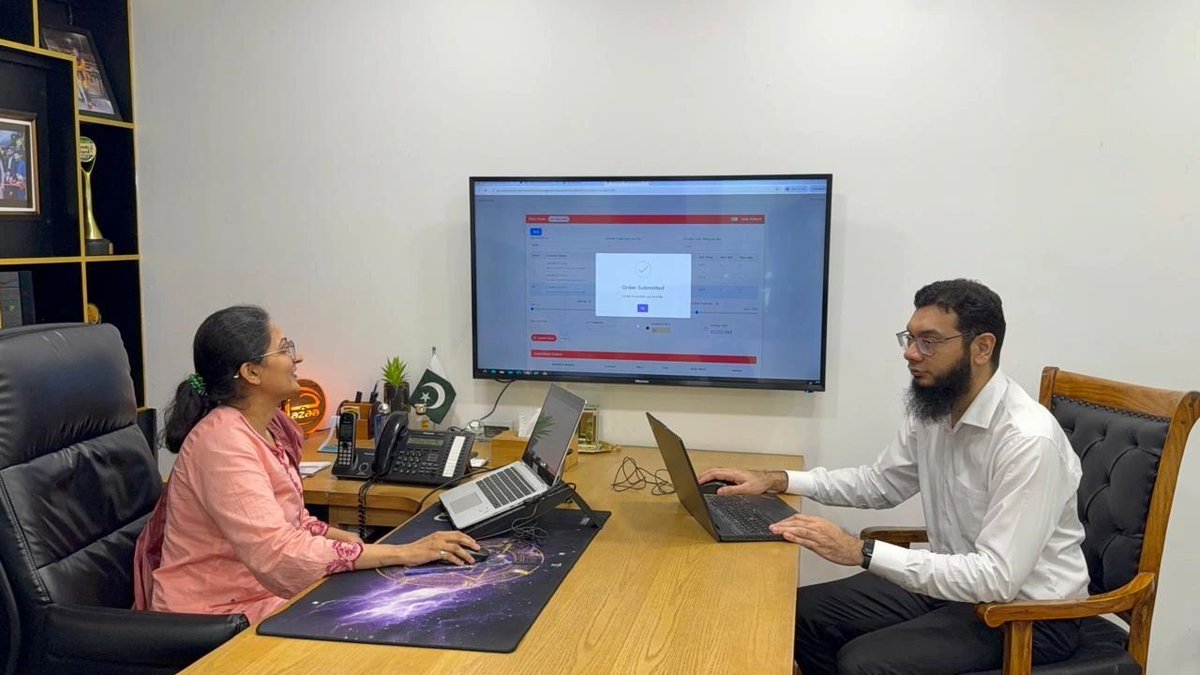 MettisGlobal's tweet image. 𝐏𝐌𝐄𝐗 𝐫𝐞𝐜𝐨𝐫𝐝𝐬 𝐟𝐢𝐫𝐬𝐭 𝐞𝐥𝐞𝐜𝐭𝐫𝐨𝐧𝐢𝐜 𝐫𝐢𝐜𝐞 𝐭𝐫𝐚𝐝𝐞

Read the full story at mettisglobal.news/PMEX-records-f…

For the latest updates, follow our WhatsApp Channel 👉whatsapp.com/channel/0029Va…

#PMEX #Commodity #Rice