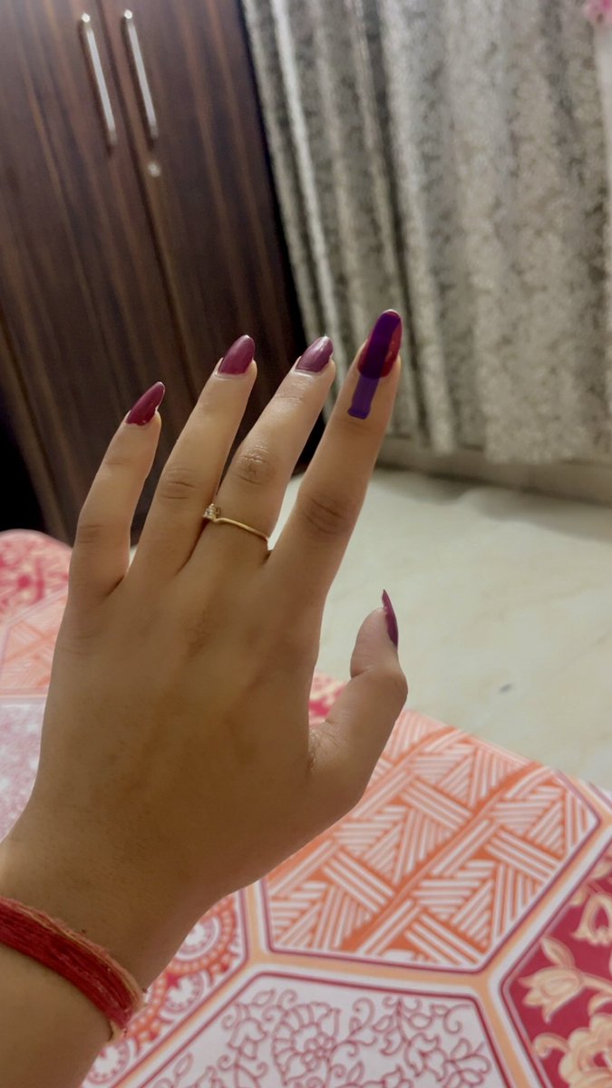 itsme_pinki's tweet photo. Travelled 2450 KM to vote against Fascism 

Voted BJP in Bengal 🪷❤️🔥 https://t.co/NZBFrOhoEH