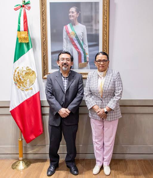 Para el INE, pura gente del señor Menso.

López Obrador sigue controlando a México, Claudia Sheinbaum solo esta de florero y muy feo por cierto.
<a href="/INEMexico/">@INEMexico</a>