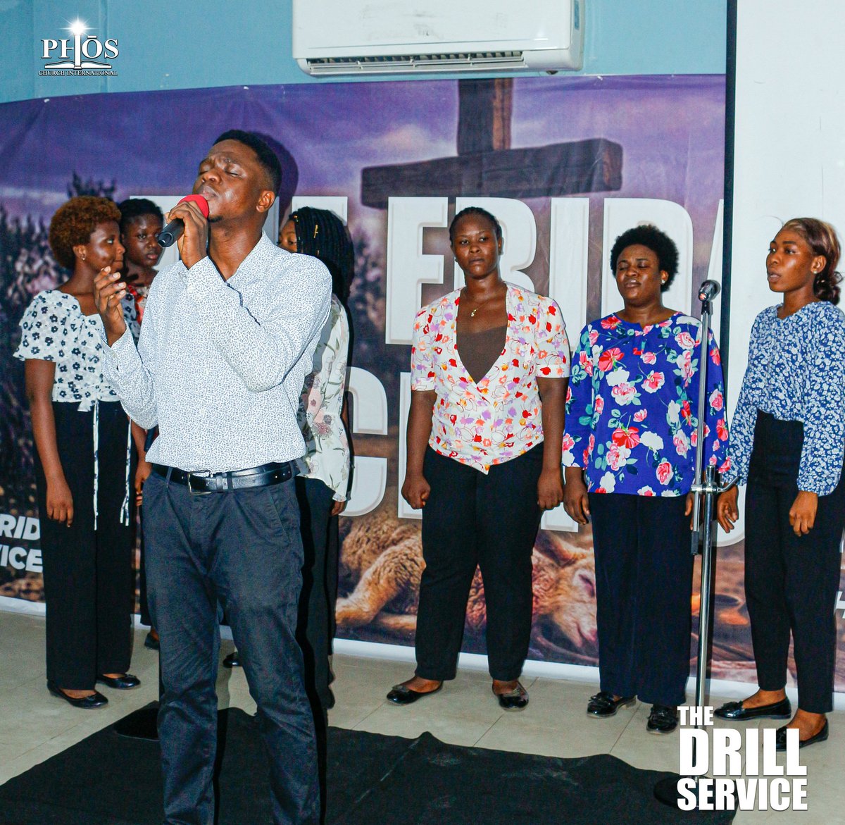 thephoschurch's tweet photo. "What is the motive behind what you are doing in the house of God?"
It was another powerful evening as our anointed Father taught us about "DEALING WITH MOTIVES." We can't wait for next week's disciple-making service.
#TheDrillService
#TheDiscipleMakingService
#PhōsChurchInt https://t.co/zPTwuckzq6