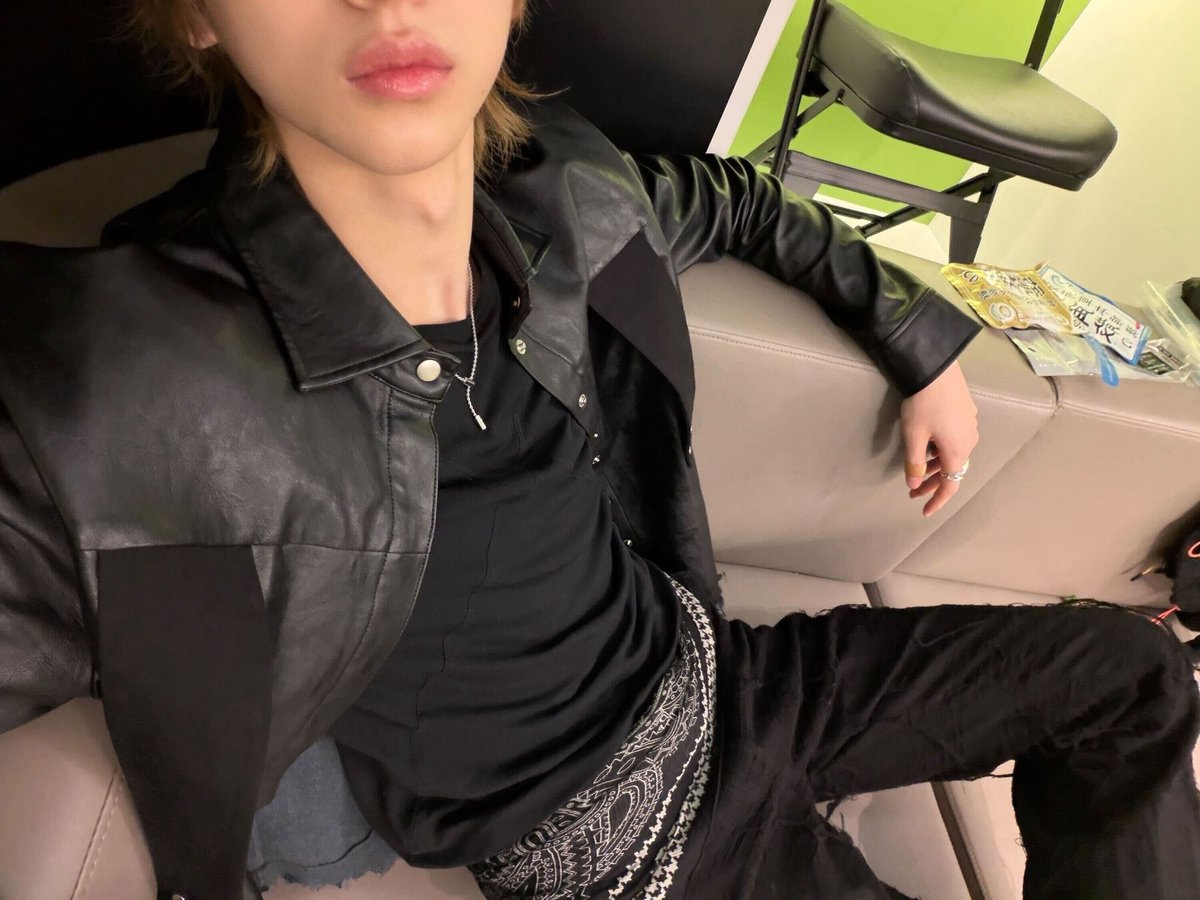 해진이 tweet media