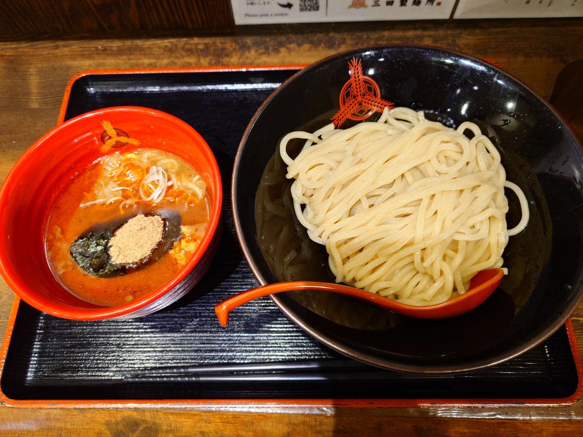 らりるれろ tweet media