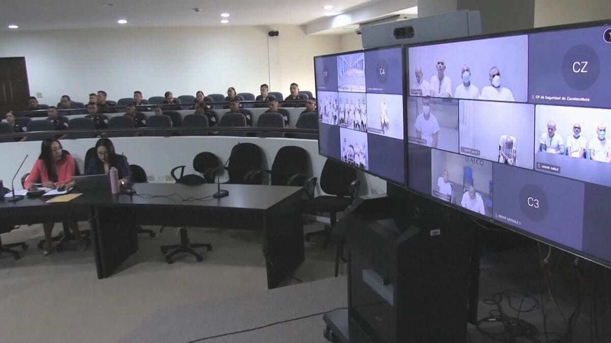 spanish_info_'s tweet image. 中米エルサルバドル「世界で最も恐ろしい」刑務所で、ギャングメンバー約500人の集団裁判が始まる | TBS NEWS DIG

newsdig.tbs.co.jp/articles/-/261…

#エルサルバドル #中央アメリカ #TBSNEWS(CS放送) #刑務所 #ギャング