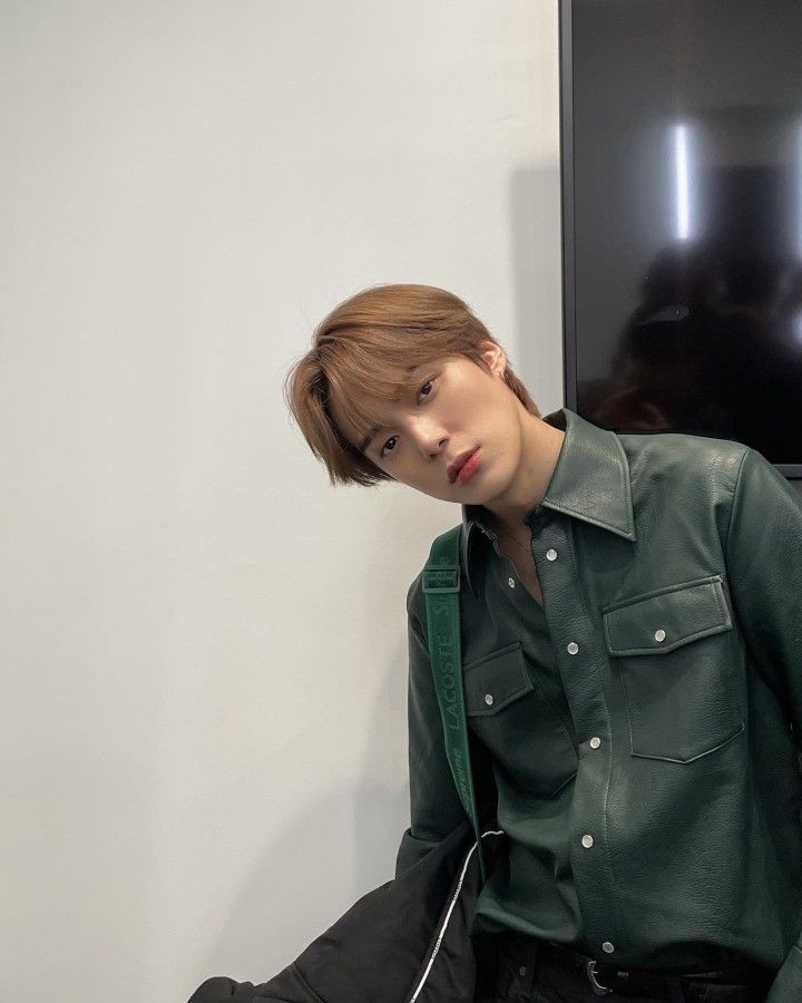 Aku gak tau kenapa kalo setiap liat muka minhyuk tuh bawaannya sedih mulu akunya, pengen nangis tapi nangis yang terharu gitu lho karna selalu inget dia waktu di no mercy🥺🥺🥺