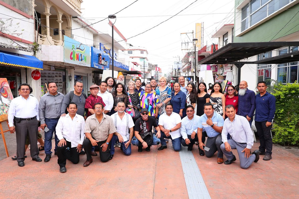 luisquevedop's tweet photo. Muchas gracias al maestro Darío Villasís por invitarnos a exponer en el centro cultural “José Valeriano Maldonado y Arellano” en el 229 aniversario de la fundación de la ciudad de cárdenas, nada mas por aclarar ya no pertenezco al Colectivo de Gráfica Macuspanense. https://t.co/Ule8OaQpes