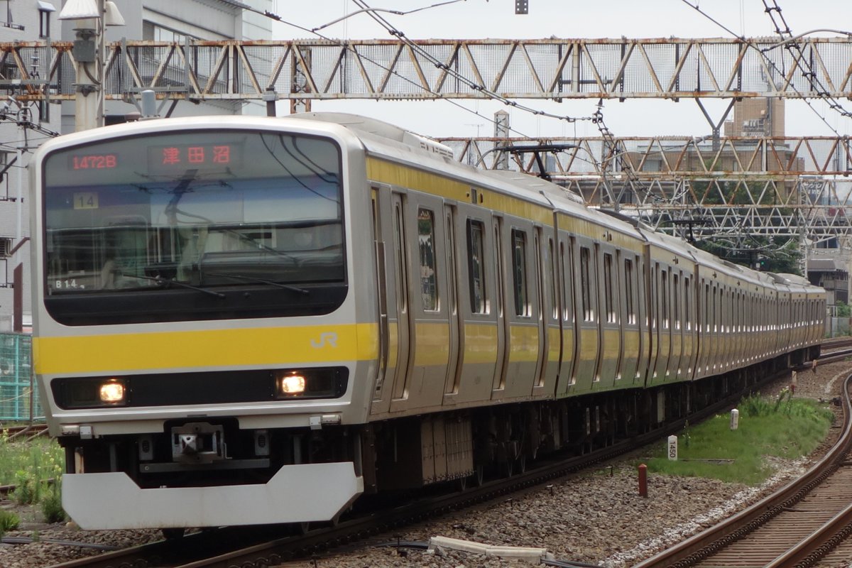 黄色い電車の呼び方 オレンジ色と並走している区間について
一般人「総武線」「中央・総武線」など
ちょっと詳しい一般人「中央総武各駅停車」など
鉄ファン一般「総武線」「総武緩行」「中央総武緩行」など
思想の強いヲタク「中央緩行線」