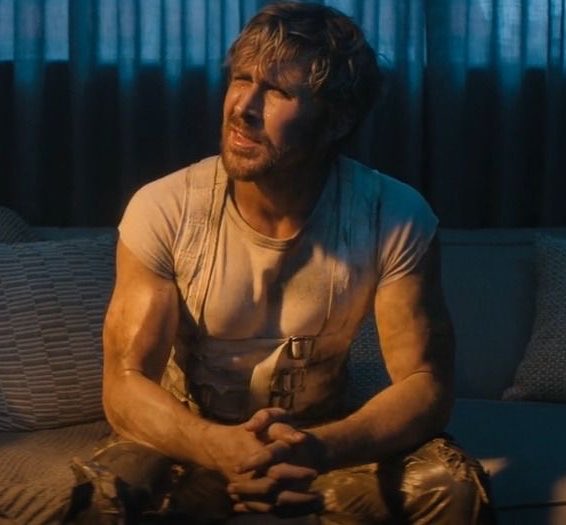 krism0ris's tweet photo. I’m so hungry rn, I could eat Ryan goslings tits https://t.co/4cGCDqczu1