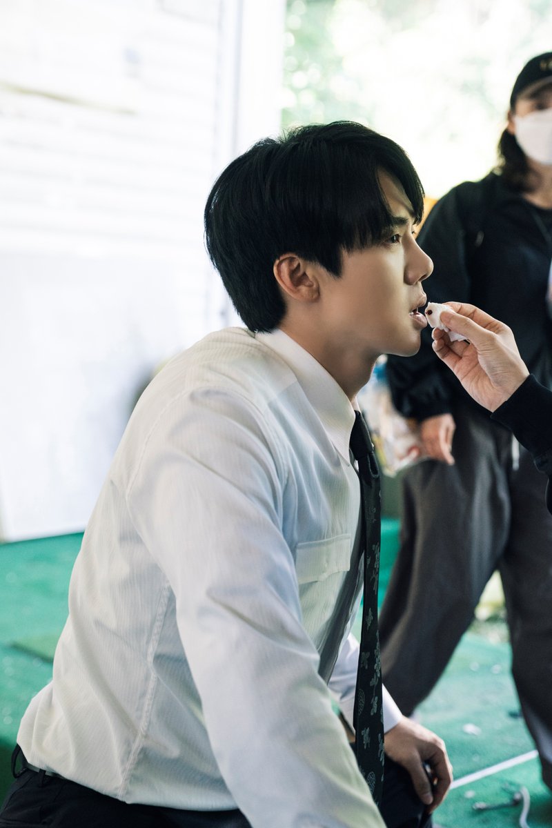 kkbyss_official's tweet image. [#NEWS]
‘신이랑’ 유연석, 넥타이만으로도 반전의 얼굴
📰 naver.me/FBMQwjib

#유연석 #YooYeonSeok
#신이랑법률사무소 #PhantomLawyer
#신이랑