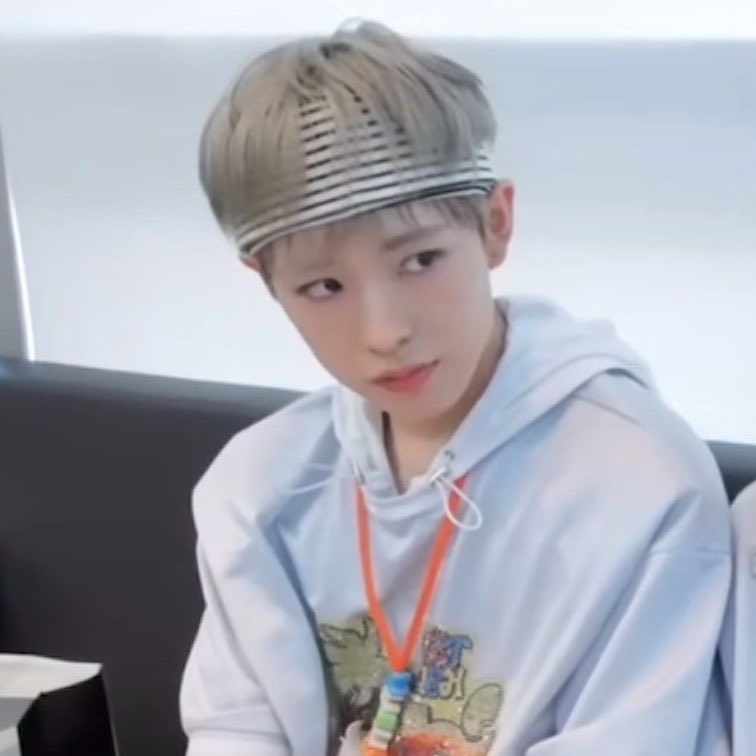 ash ❇️🪽 tweet media